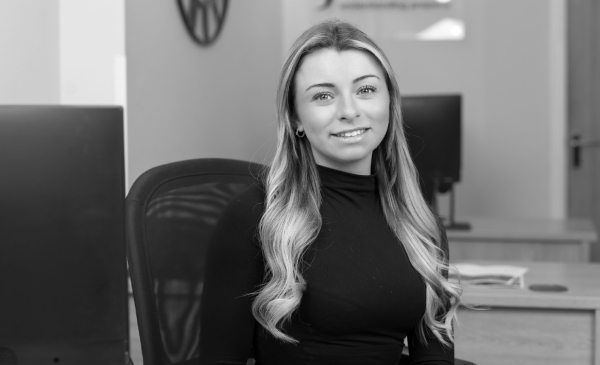 Eleanor Foster, Sales Negotiator