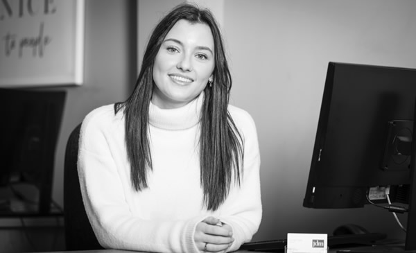 Georgia Castle , Sales Negotiator