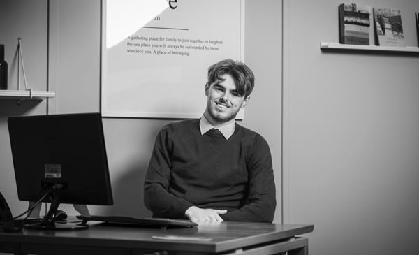 Jake Queen, Sales Negotiator
